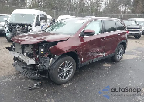 2019 Toyota Highlander Xle z USA, uszkodzony, nr VIN 5TDJZRFH4KS734765